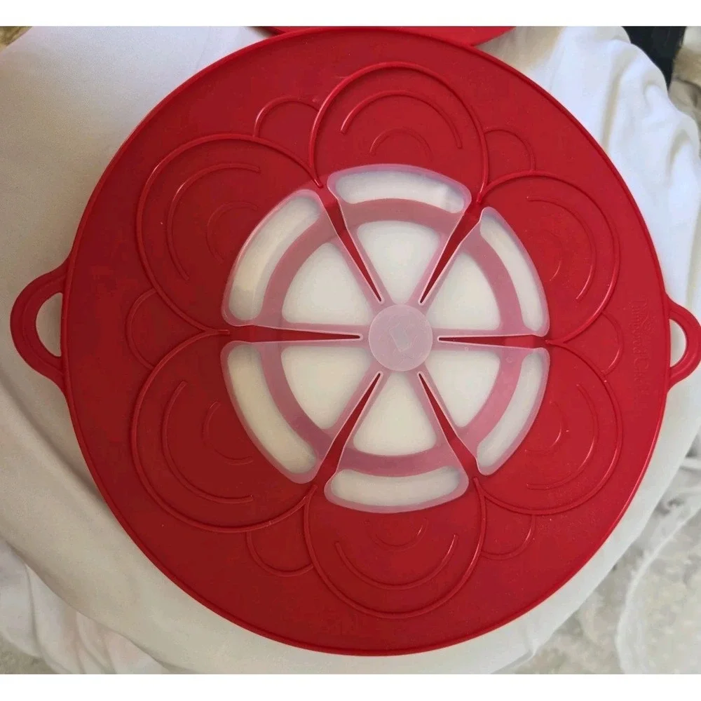 Pampered Chef Red Boil-Over No More Set includes #2422 Small & #2423 Large